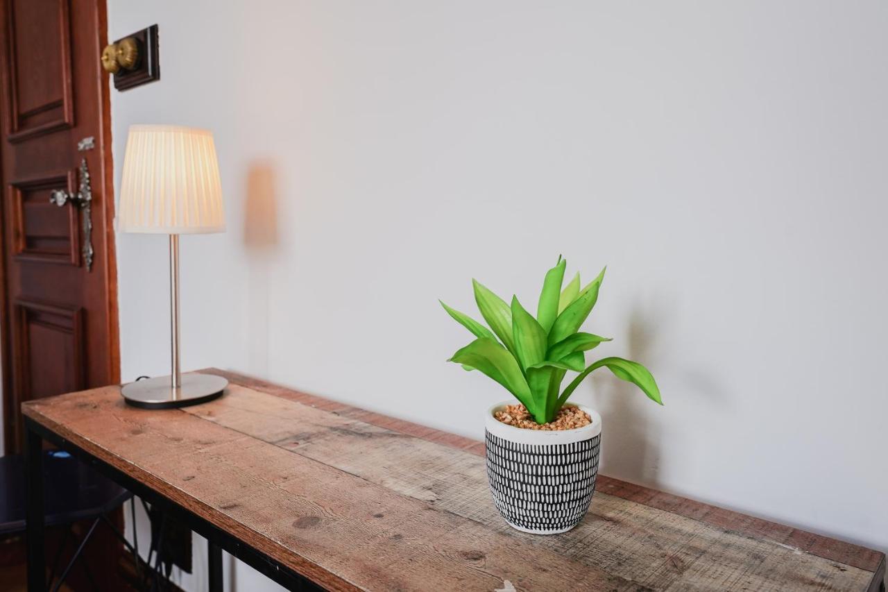 Classic Paddington 2-Bedroom Apartment Londra Esterno foto