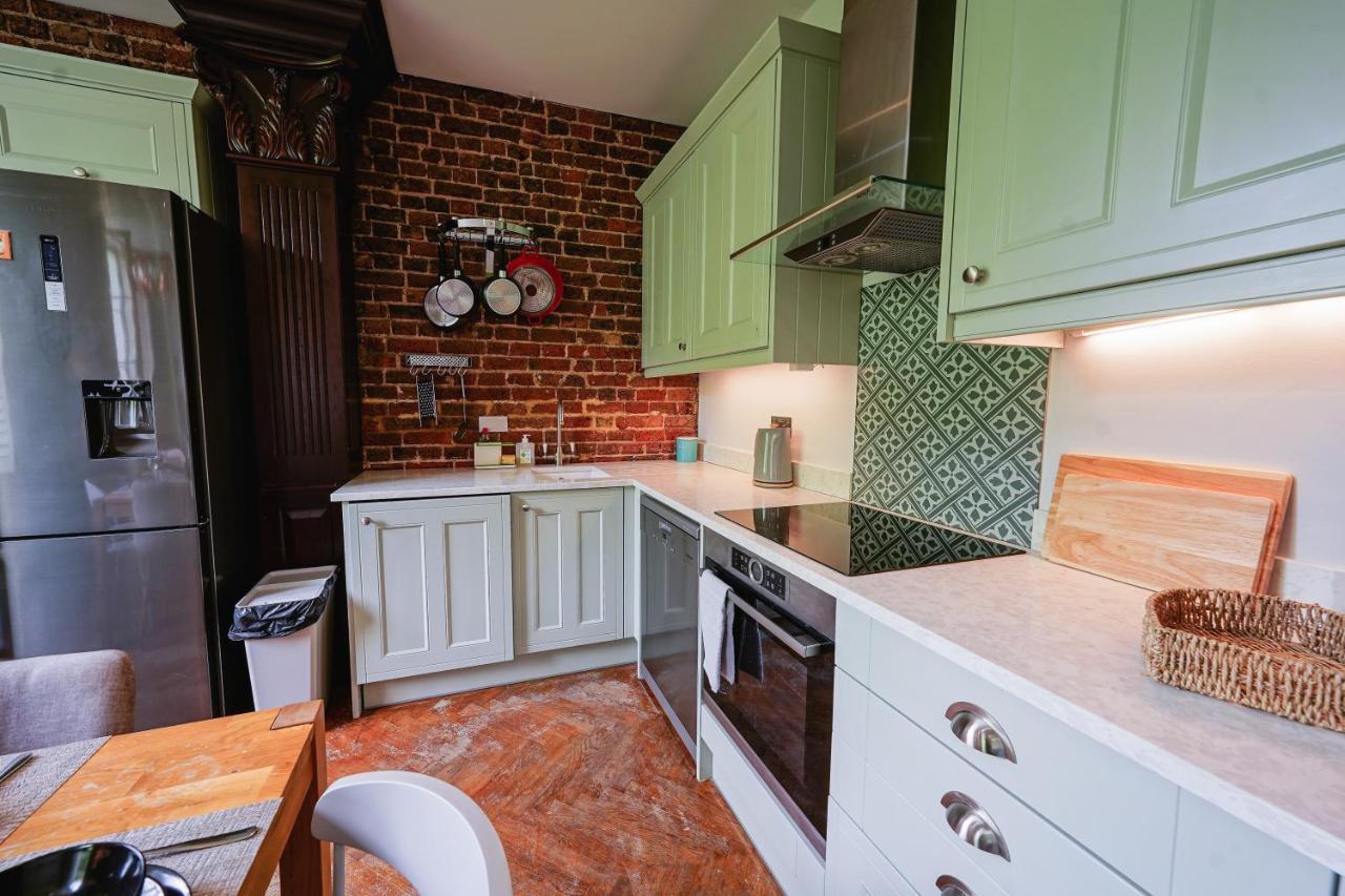Classic Paddington 2-Bedroom Apartment Londra Esterno foto